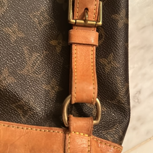 LOUIS VUITTON
Monogram Montsouris GM Backpack This is the authentic - Picture 14 of 16